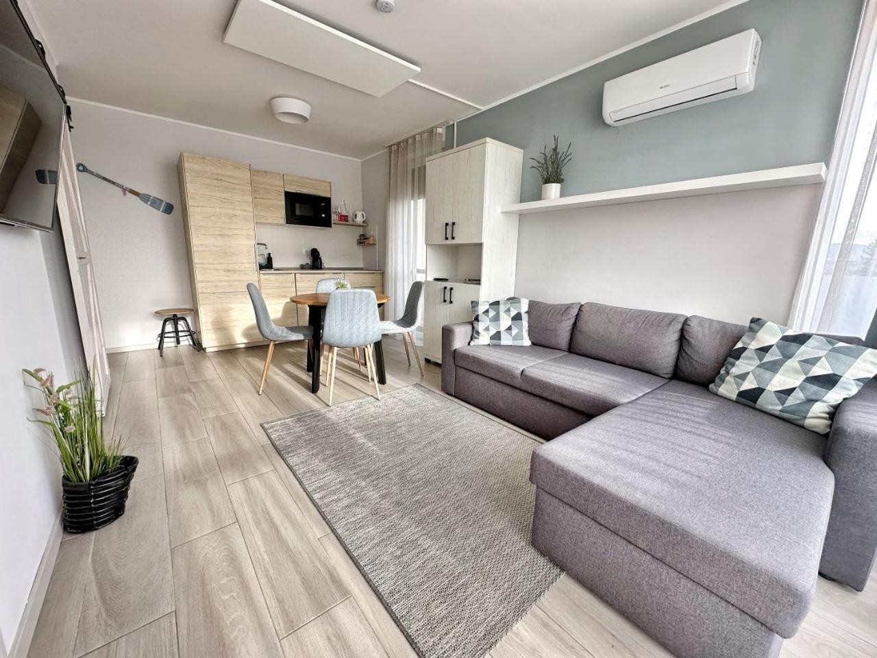 Marina Apartment By Dora Keszthely Εξωτερικό φωτογραφία