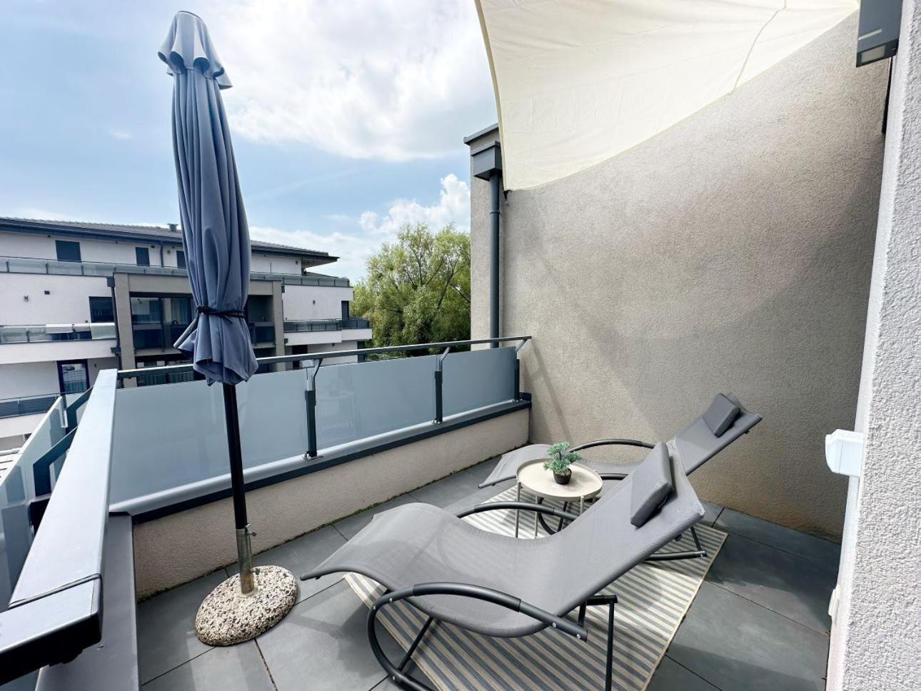 Marina Apartment By Dora Keszthely Εξωτερικό φωτογραφία