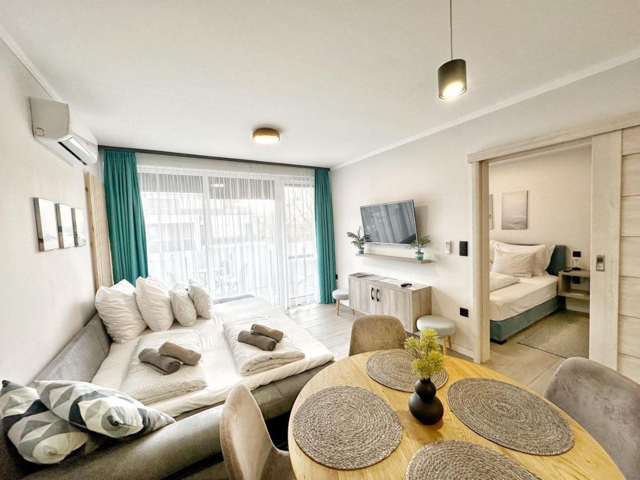 Marina Apartment By Dora Keszthely Εξωτερικό φωτογραφία