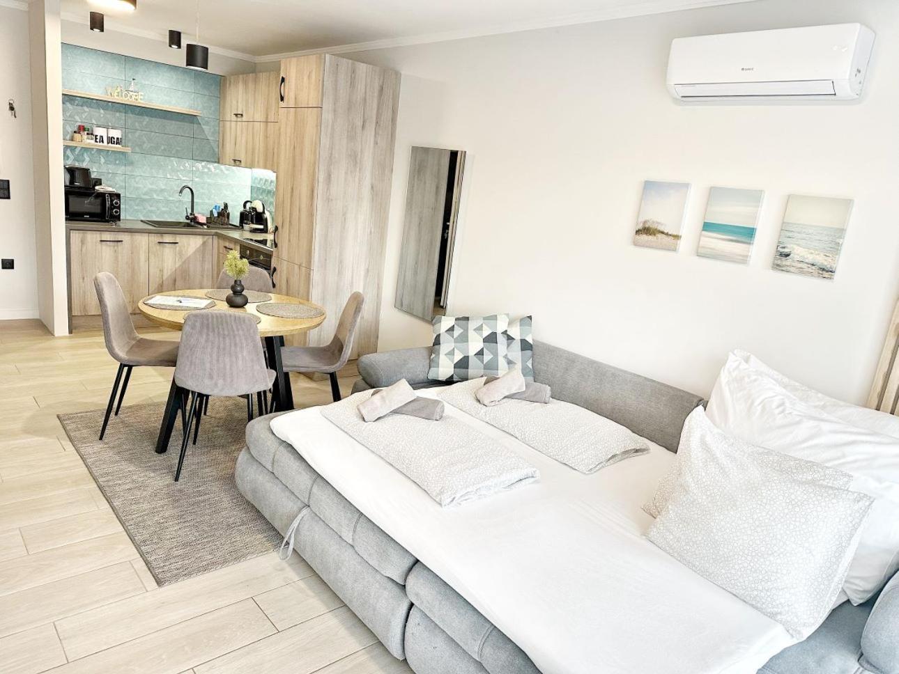 Marina Apartment By Dora Keszthely Εξωτερικό φωτογραφία